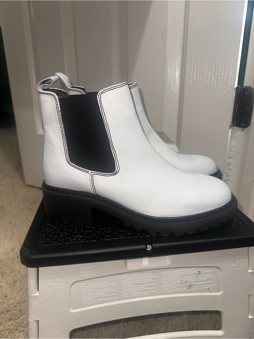 White Chelsea Boot Nasty Gal - Black Elastic Panels